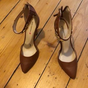 Peanut butter high heels with strap closed toe